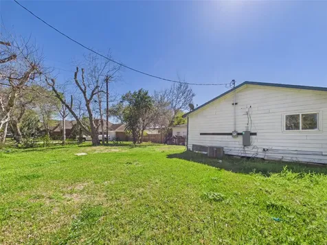 2725 Redbud Lane Alvin TX 77511