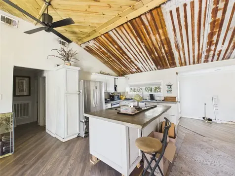 2725 Redbud Lane Alvin TX 77511