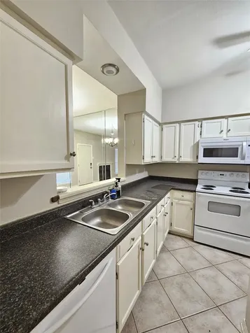 3800 Tanglewilde Street 605 Houston TX 77063