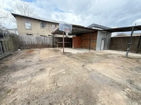 1819 Carr Street Houston TX 77026