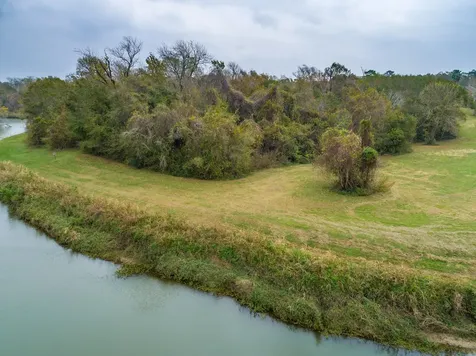 1550 Chocolate Bayou Drive Alvin TX 77511