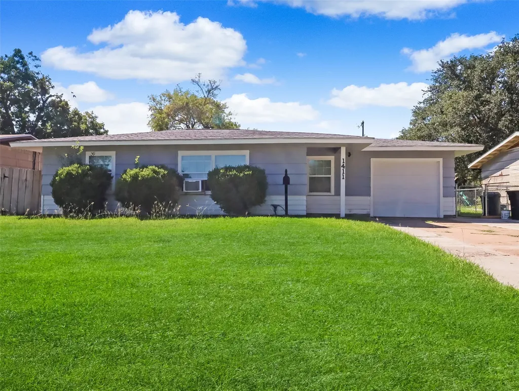 1411 15th Avenue N Texas City TX 77590