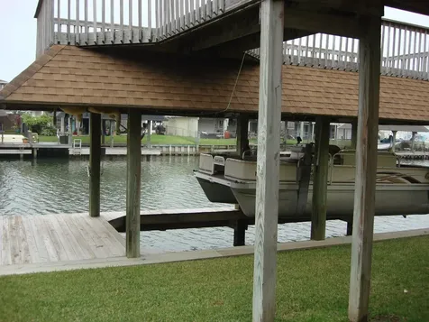 1187 Sailfish Street Bayou Vista TX 77563