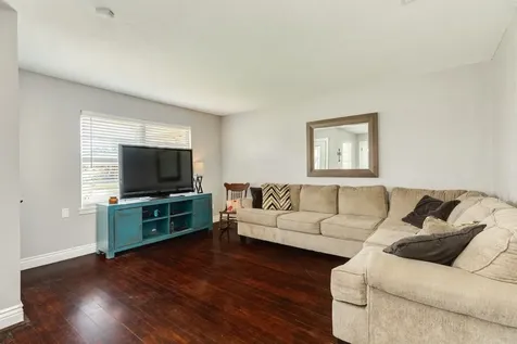2109 N Tinsley Street Angleton TX 77515