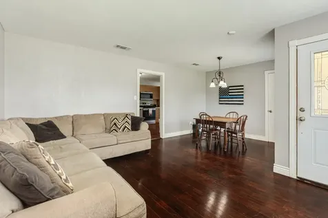 2109 N Tinsley Street Angleton TX 77515