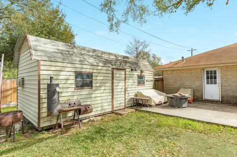 2109 N Tinsley Street Angleton TX 77515