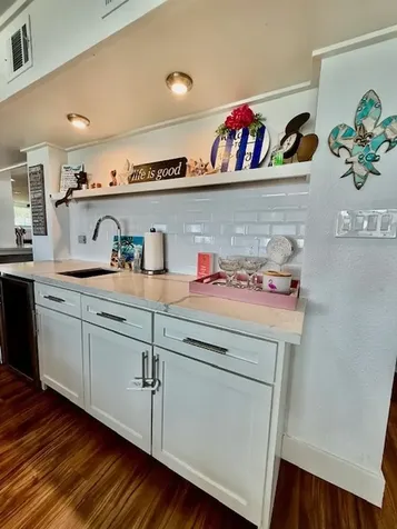 16 Trout Street Palacios TX 77465