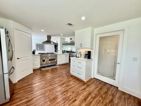 16 Trout Street Palacios TX 77465