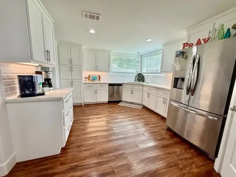 16 Trout Street Palacios TX 77465