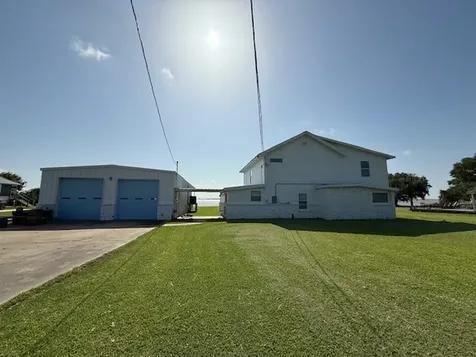 16 Trout Street Palacios TX 77465