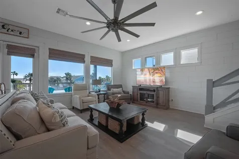 1534 Windsong Way Tiki Island TX 77554