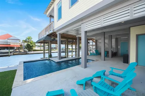1534 Windsong Way Tiki Island TX 77554