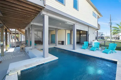 1534 Windsong Way Tiki Island TX 77554