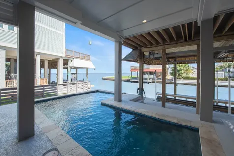 1534 Windsong Way Tiki Island TX 77554