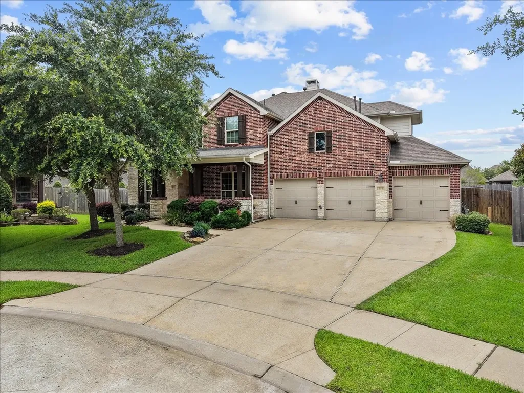 904 Cozy Hollow Court Friendswood TX 77546