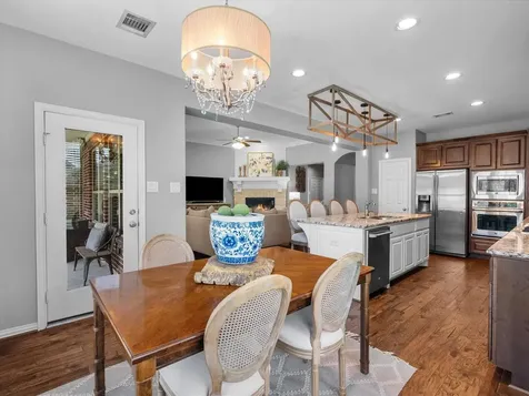 904 Cozy Hollow Court Friendswood TX 77546