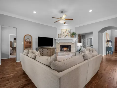 904 Cozy Hollow Court Friendswood TX 77546