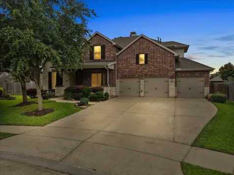 904 Cozy Hollow Court Friendswood TX 77546