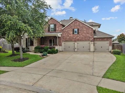 904 Cozy Hollow Court Friendswood TX 77546