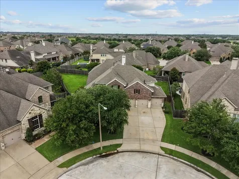 904 Cozy Hollow Court Friendswood TX 77546