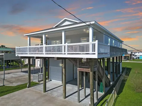 942 Meynig Drive Crystal Beach TX 77650
