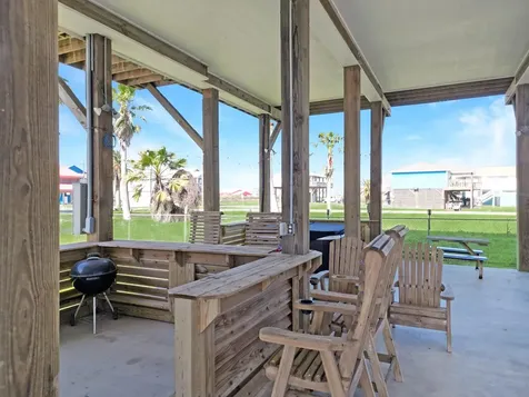 942 Meynig Drive Crystal Beach TX 77650
