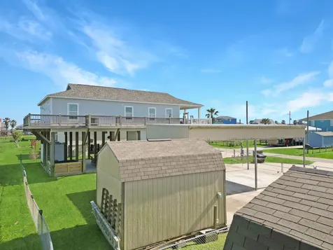 942 Meynig Drive Crystal Beach TX 77650