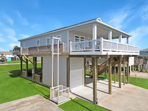 942 Meynig Drive Crystal Beach TX 77650