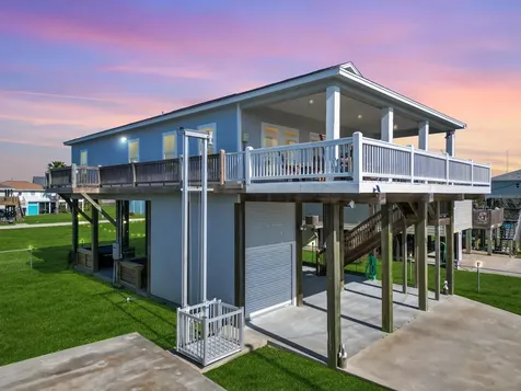 942 Meynig Drive Crystal Beach TX 77650