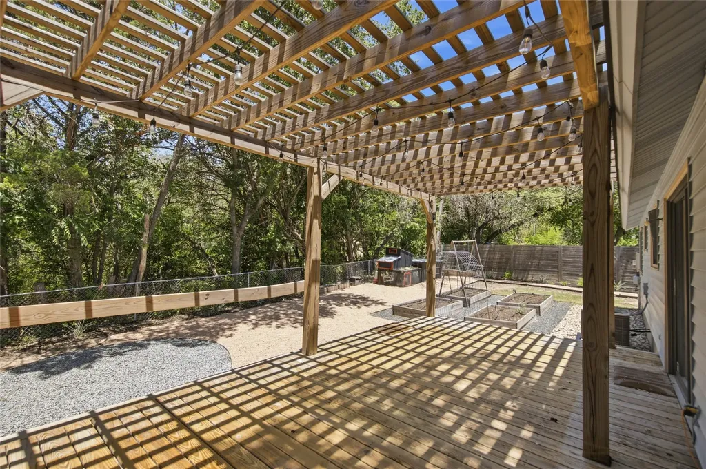 8812 United Kingdom Drive Austin TX 78748