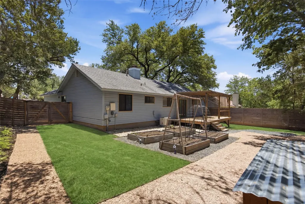 8812 United Kingdom Drive Austin TX 78748