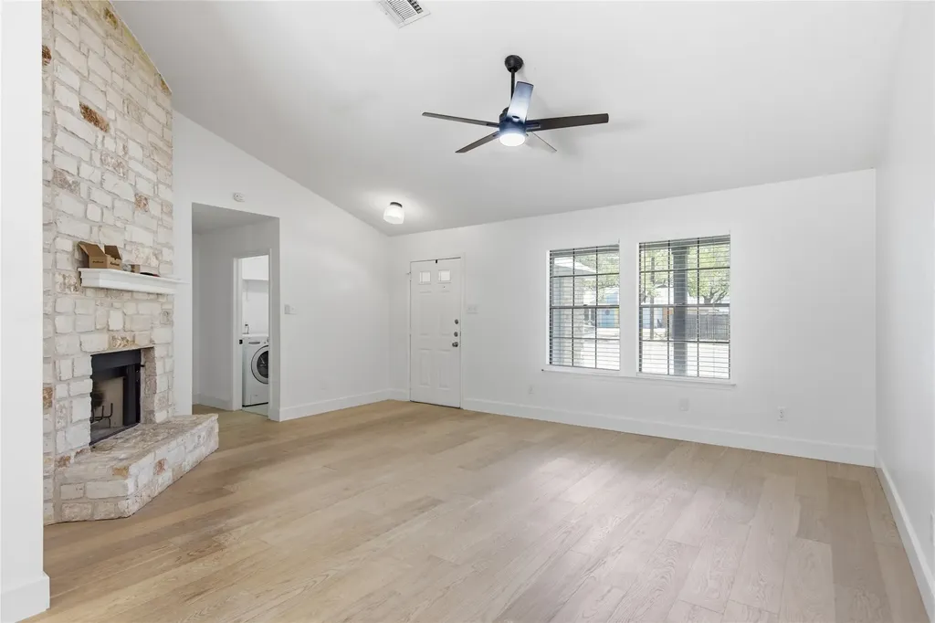 8812 United Kingdom Drive Austin TX 78748