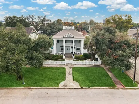 200 Westmoreland Street Houston TX 77006