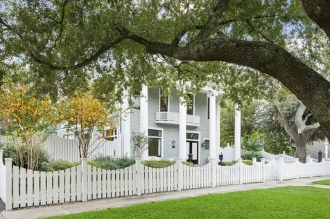 200 Westmoreland Street Houston TX 77006