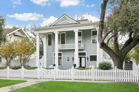 200 Westmoreland Street Houston TX 77006