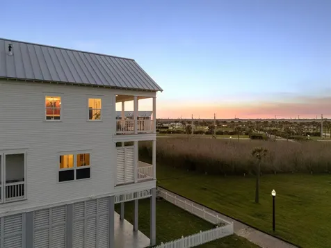 2646 E Seaside Drive Galveston TX 77550