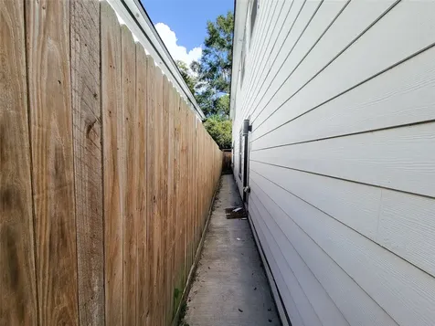 7202 Sandle Street A Houston TX 77088