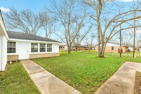 212 Avenue B Brazoria TX 77422
