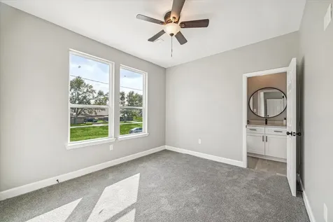 982 Randolph Street Houston TX 77088