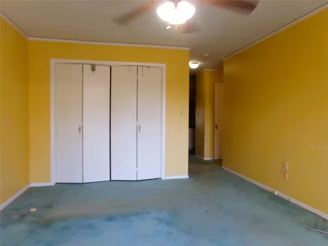 605 S Summit Street Weimar TX 78962