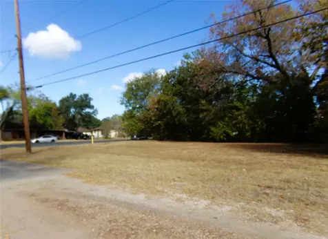 605 S Summit Street Weimar TX 78962