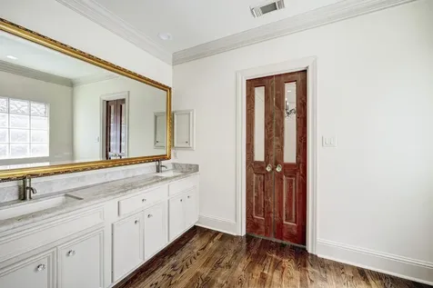 5124 Chevy Chase Drive Houston TX 77056