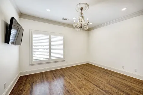 5124 Chevy Chase Drive Houston TX 77056