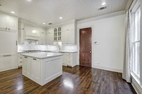 5124 Chevy Chase Drive Houston TX 77056