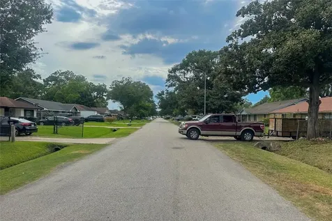 513 Sunnyside Street Houston TX 77076