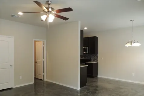 615 Hayman Street Huntsville TX 77340