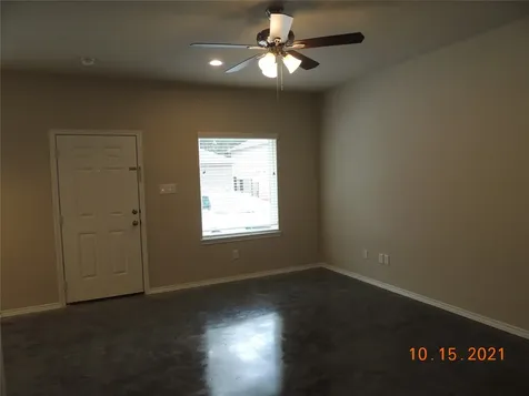 615 Hayman Street Huntsville TX 77340