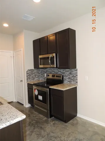 615 Hayman Street Huntsville TX 77340