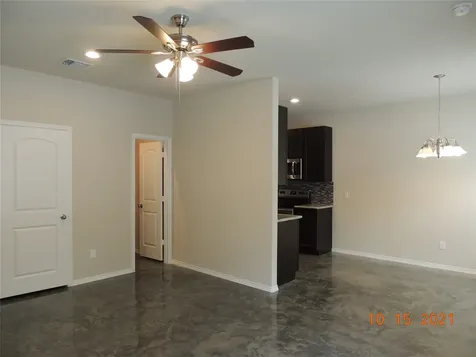 615 Hayman Street Huntsville TX 77340