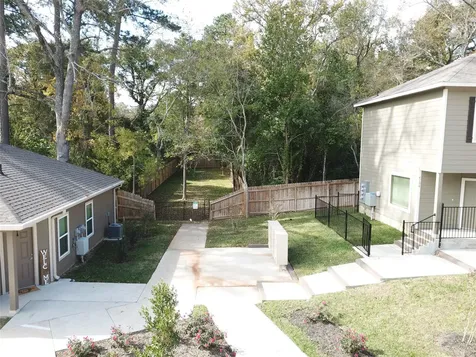 615 Hayman Street Huntsville TX 77340